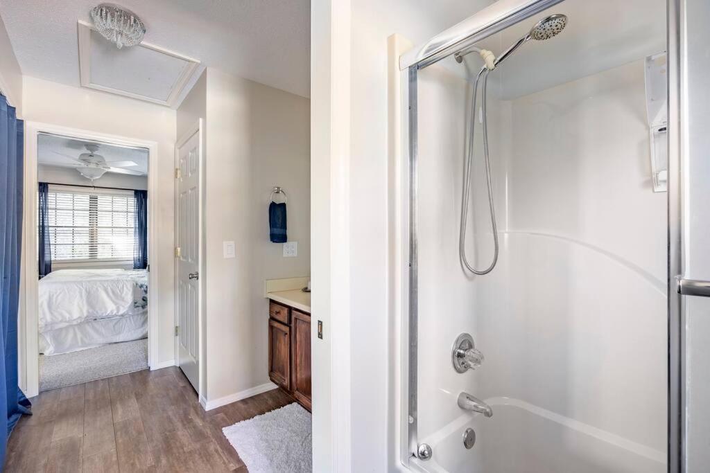 Creekside Gated Golf Mtn W/fast Wifi & Paved Holiday home *